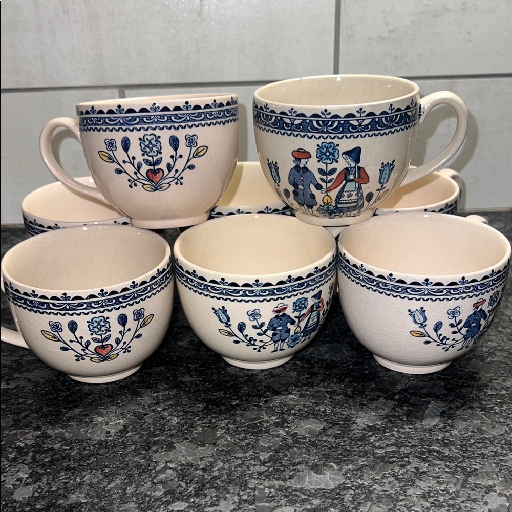 Set of 8 Johnson Brothers Hearts & Flowers Floral Blue and Cream Ceramic cups.